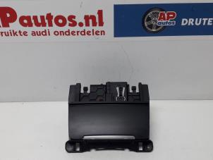 Usados Cenicero delante Audi A4 Avant (B8) 2.0 TDI 143 16V Precio € 15,00 Norma de margen ofrecido por AP Autos