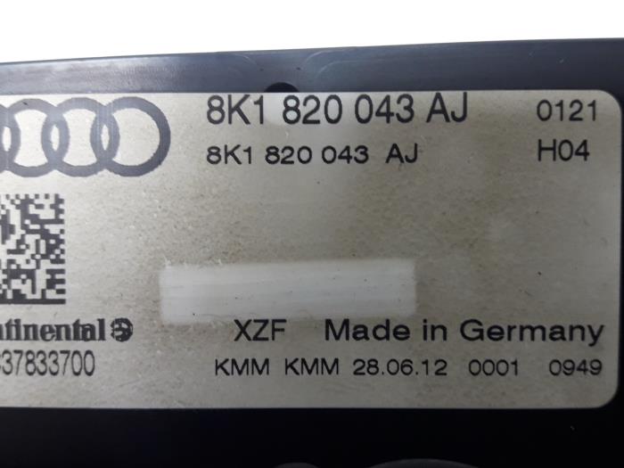 Panneau climatronic d'un Audi A4 Avant (B8) 2.0 TDI 143 16V 2012