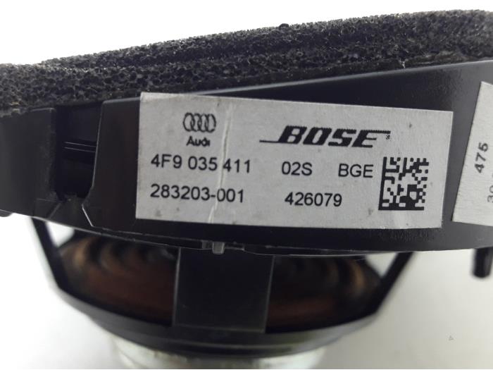 Speaker from a Audi A6 Avant (C6) 2.7 TDI V6 24V 2008