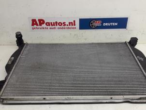 Usagé Radiateur d'eau Audi A4 Cabriolet Quattro (B7) 3.0 V6 30V Prix € 24,99 Règlement à la marge proposé par AP Autos