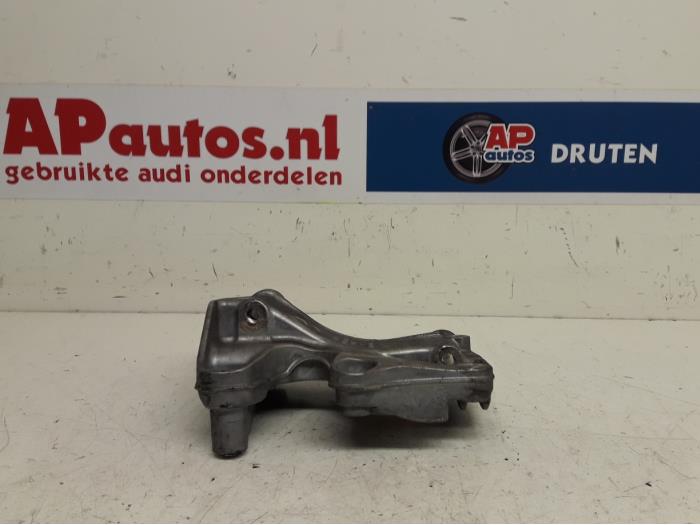 Used Alternator upper bracket Audi Q7 (4LB) 4.2 FSI V8 32V Price € 19,99 Margin scheme offered by AP Auto's
