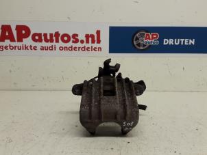 Używane Zacisk hamulcowy prawy tyl Audi A4 Avant (B5) 1.8 20V Turbo Cena € 35,00 Procedura marży oferowane przez AP Autos