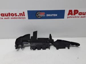 Gebrauchte Luft Leitung Audi A8 (D2) 3.7 V8 32V Quattro Preis € 15,00 Margenregelung angeboten von AP Autos