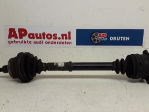 Used Front drive shaft, right Audi A8 (D2) 3.7 V8 32V Quattro Price € 24,99 Margin scheme offered by AP Autos