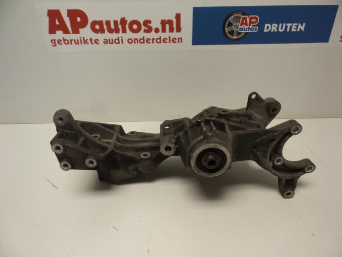 Usagé Support dynamo bas Audi A4 Avant (B5) 1.8 20V Prix € 19,99 Règlement à la marge proposé par AP Auto's