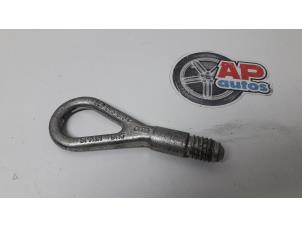 Usagé Crochet de remorquage avant Audi A4 Prix € 14,99 Règlement à la marge proposé par AP Autos