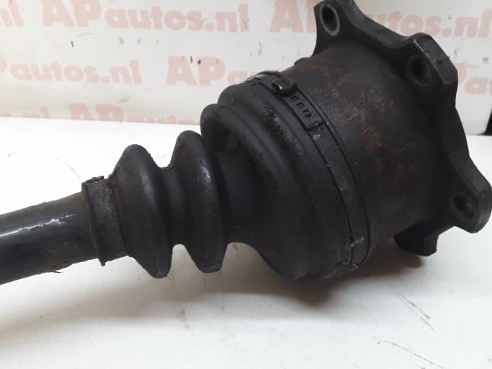 Front drive shaft, right from a Audi A4 Avant (B5) 1.9 TDI 1997
