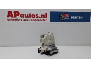 Usagé Serrure arrière gauche Audi A1 Sportback (8XA/8XF) 1.6 TDI 16V Prix € 35,00 Règlement à la marge proposé par AP Autos