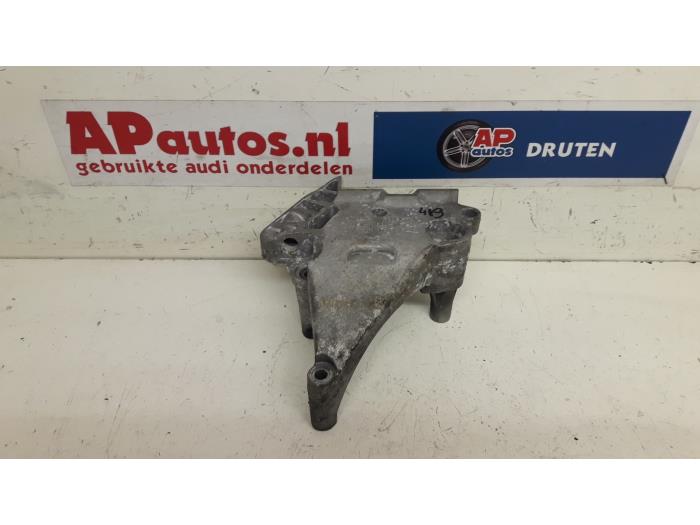 Usagé Support moteur Audi A3 Sportback (8PA) 1.9 TDI Prix € 19,99 Règlement à la marge proposé par AP Auto's