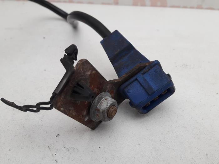 Klopfsensor van een Audi Cabrio (B4) 2.0 E 1995