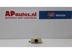 Usados Interruptor de arranque Audi A8 (D2) 3.7 V8 32V Quattro Precio € 19,99 Norma de margen ofrecido por AP Autos