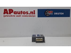 Usagé Boitier airbag Audi A8 (D2) 3.7 V8 32V Quattro Prix € 49,99 Règlement à la marge proposé par AP Autos