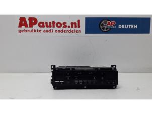 Usagé Panneau climatronic Audi A8 (D2) 3.7 V8 32V Quattro Prix € 45,00 Règlement à la marge proposé par AP Autos