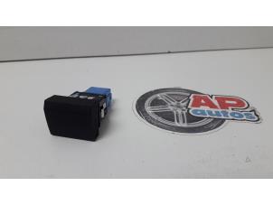 Used Airbag indicator light Audi A3 (8P1) 1.6 Price € 15,00 Margin scheme offered by AP Autos