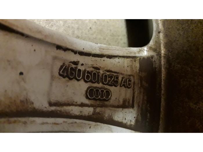 Juego de llantas de un Audi A6 (C7) 2.0 TDI 16V 2011