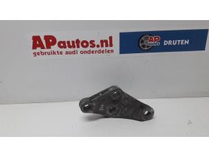 Usagé Support moteur Audi A8 (D3) 3.7 V8 40V Quattro Prix sur demande proposé par AP Autos