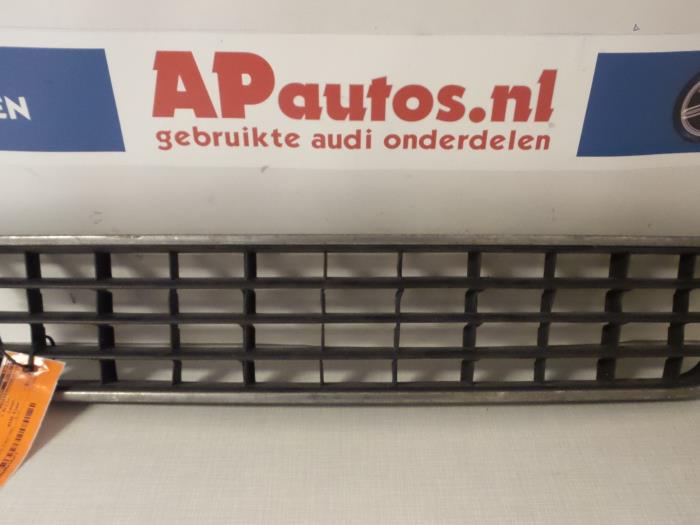 Używane Grill Audi A6 (C5) 4.2 V8 40V Quattro Cena € 19,99 Procedura marży oferowane przez AP Auto's