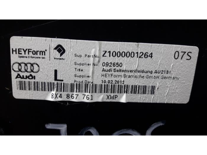 Tapicerka bagaznika z Audi A1 Sportback (8XA/8XF) 1.6 TDI 16V 2012