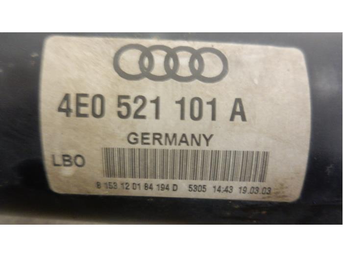 Zwischenachse van een Audi A8 (D3) 3.7 V8 40V Quattro 2003
