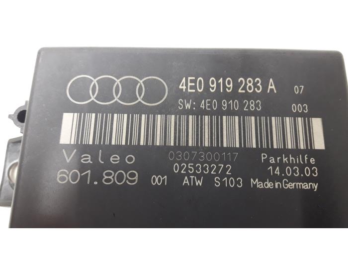 Modul czujników parkowania z Audi A8 (D3) 3.7 V8 40V Quattro 2003