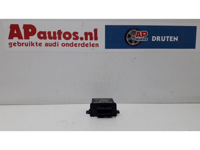 Usagé Ordinateur éclairage Audi A8 (D3) 3.7 V8 40V Quattro Prix € 34,99 Règlement à la marge proposé par AP Auto's