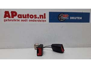 Usagé Insertion ceinture de sécurité arrière gauche Audi A8 (D3) 3.7 V8 40V Quattro Prix € 19,99 Règlement à la marge proposé par AP Autos