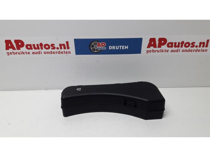 Używane Dzwignik Audi A8 (D3) 3.7 V8 40V Quattro Cena € 19,99 Procedura marży oferowane przez AP Auto's