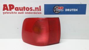 Usados Luz trasera izquierda Audi 80 (B4) 2.6 E V6 Precio € 25,00 Norma de margen ofrecido por AP Autos