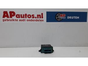 Usagé Ordinateur éclairage Audi TT (8J3) 3.2 V6 24V Quattro Prix € 24,99 Règlement à la marge proposé par AP Autos