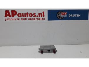 Używane Wzmacniacz anteny Audi TT (8J3) 3.2 V6 24V Quattro Cena € 14,99 Procedura marży oferowane przez AP Autos