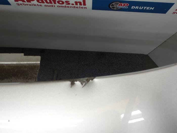Front wing, left from a Audi A4 Avant (B5) 1.9 TDI 1999