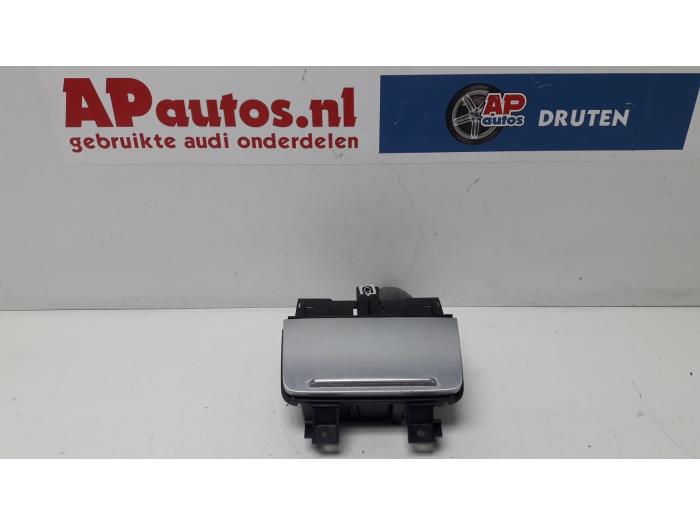 Begagnade Askkopp, fram Audi TT (8J3) 2.0 TDI 16V Quattro Pris € 19,99 Marginaltabell erbjuds av AP Auto's