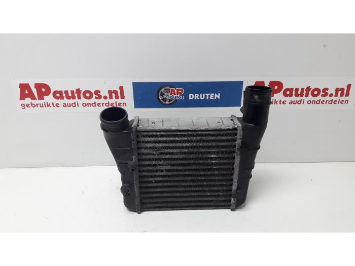 Usagé Echangeur air (Intercooler) Audi A4 Avant (B7) 2.0 TDI 16V Prix € 24,99 Règlement à la marge proposé par AP Auto's