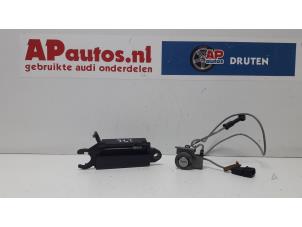 Used Front door handle 4-door, right Audi A6 (C4) 2.6 V6 Price € 24,99 Margin scheme offered by AP Autos