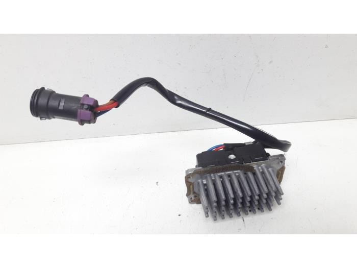 Heater resistor from a Audi A6 (C4) 2.6 V6 1995