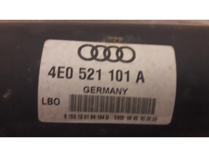 Arbre intermédiaire d'un Audi A8 (D3) 3.7 V8 40V Quattro 2003