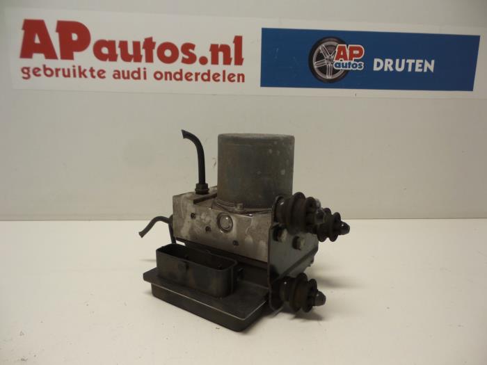Begagnade ABS-pump Audi A5 Quattro (B8C/S) 3.0 TDI V6 24V Pris € 225,00 Marginaltabell erbjuds av AP Auto's