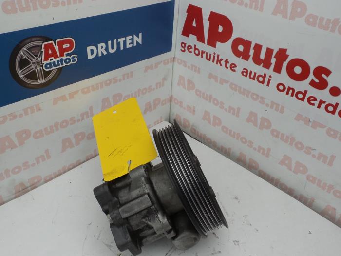 Usagé Pompe de direction Audi A5 Quattro (B8C/S) 3.0 TDI V6 24V Prix € 24,99 Règlement à la marge proposé par AP Auto's