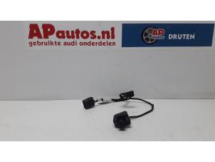 Usagé Commutateur rétroviseur Audi A4 Cabrio (B7) 3.0 V6 30V Prix € 9,99 Règlement à la marge proposé par AP Autos