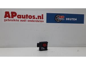 Usagé Clapet chauffage moteur Audi A8 (D3) 3.7 V8 40V Quattro Prix € 14,99 Règlement à la marge proposé par AP Autos