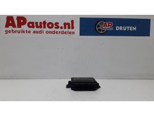 Używane Modul czujników parkowania Audi A8 (D3) 3.7 V8 40V Quattro Cena € 39,99 Procedura marży oferowane przez AP Autos