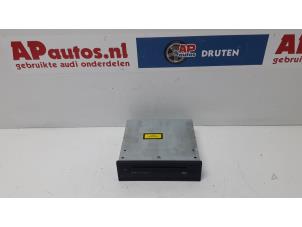 Używane System nawigacji Audi A8 (D3) 3.7 V8 40V Quattro Cena € 225,00 Procedura marży oferowane przez AP Autos