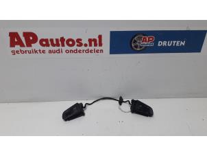 Used Steering wheel mounted radio control Audi A6 Avant (C6) 2.7 TDI V6 24V Price on request offered by AP Autos
