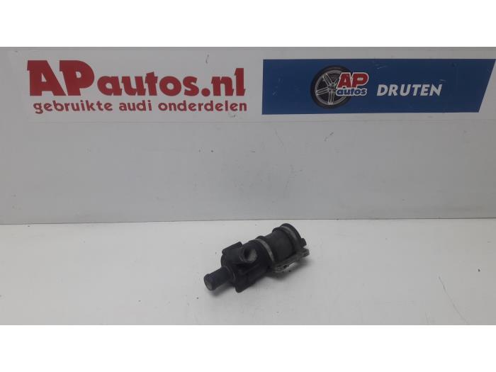 Begagnade Extra vattenpump Audi TT (8N3) 1.8 20V Turbo Quattro Pris € 24,99 Marginaltabell erbjuds av AP Auto's