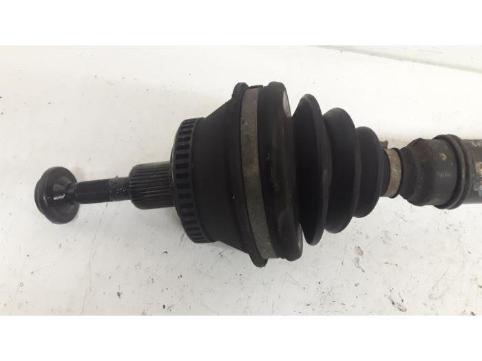 Front drive shaft, right from a Audi A6 Avant Quattro (C5) 3.0 V6 30V 2002