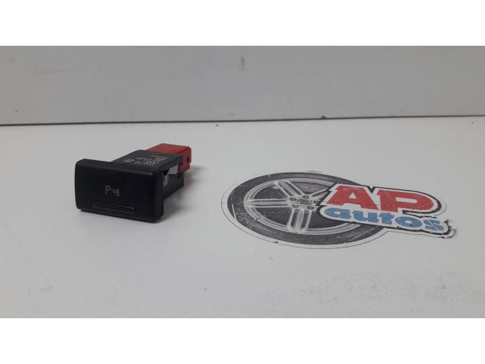Usados Interruptor PDC Audi A8 (D2) 2.5 TDI V6 24V Precio € 9,99 Norma de margen ofrecido por AP Auto's