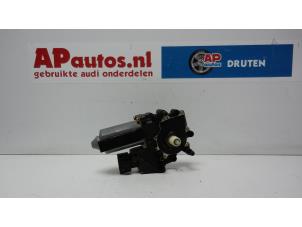 Używane Silnik szyby drzwiowej Audi A8 (D2) 2.5 TDI V6 24V Cena € 19,99 Procedura marży oferowane przez AP Autos