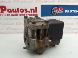 Usagé Pompe ABS Audi Cabrio (B4) 2.3 E Prix € 65,00 Règlement à la marge proposé par AP Autos