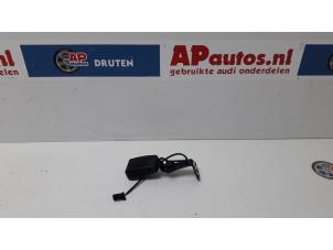 Usagé Insertion ceinture de sécurité arrière droite Audi A1 (8X1/8XK) 1.6 TDI 16V Prix € 17,50 Règlement à la marge proposé par AP Autos