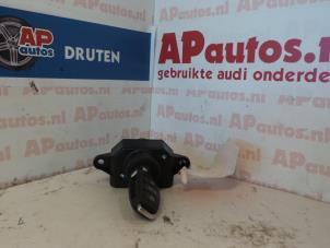 Używane Stacyjka + Kluczyk Audi Q7 (4LB) 4.2 FSI V8 32V Cena € 24,99 Procedura marży oferowane przez AP Autos